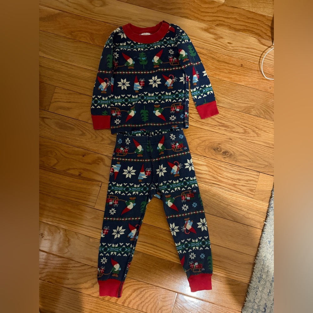 Hanna Andersson gnome Christmas pajamas size 3T